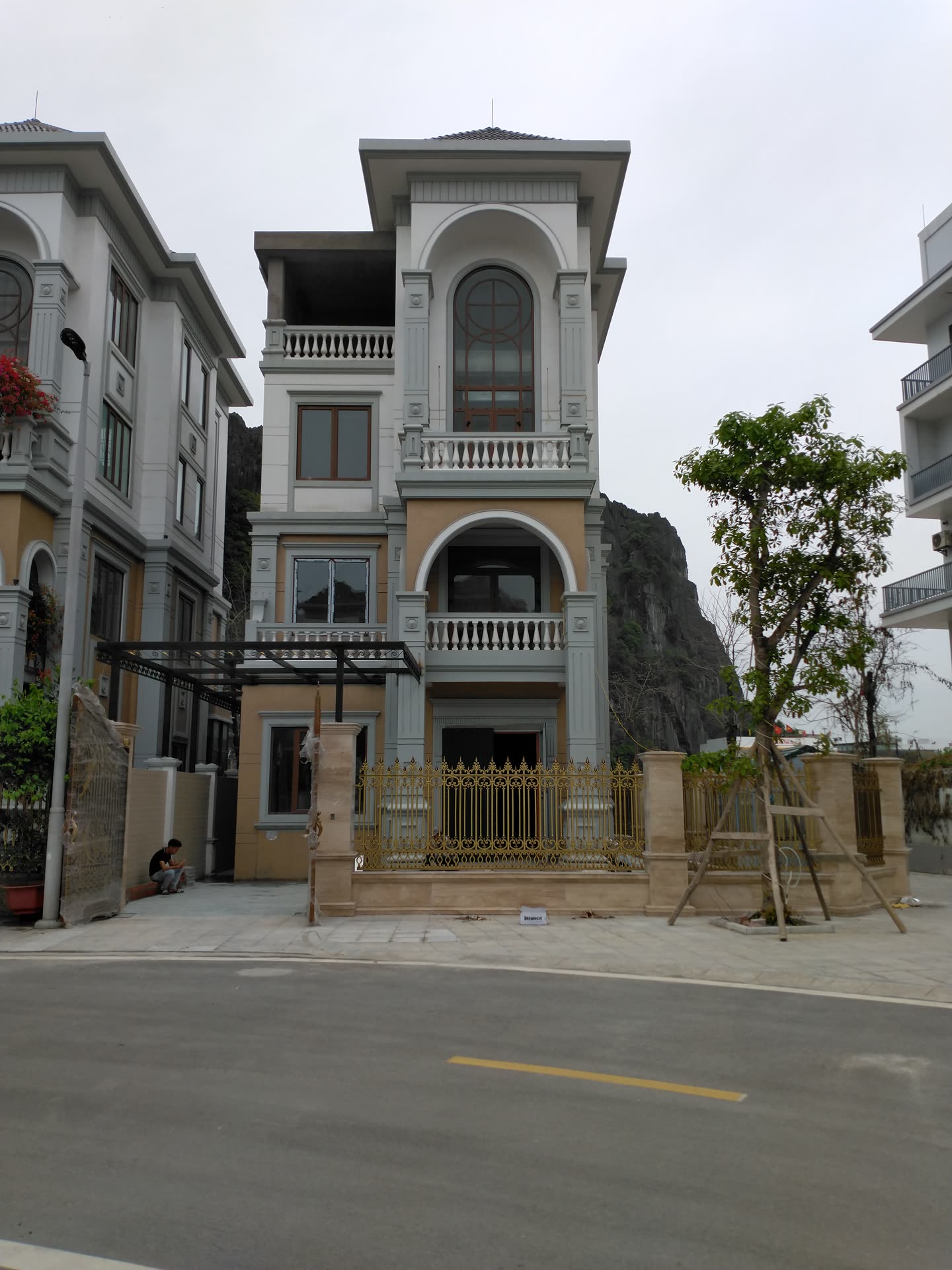 Thiết kế thi công biệt thự Quảng Ninh Mon Bay Hòn Gai X8Design